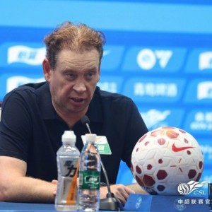 开云下载-斯卢茨基：我对全队表现满意 米内罗出现不适伤病还未完全康复